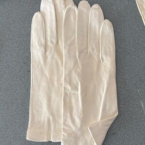 Elegant Cream Leather Gloves